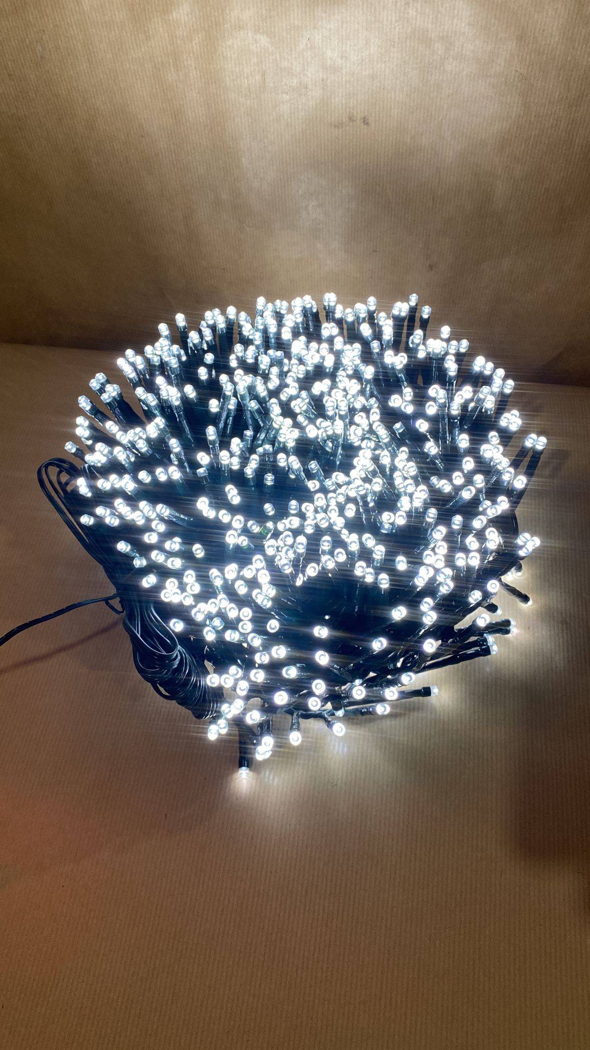 1000 Ice white LED Cluster String lights Green cable 2436