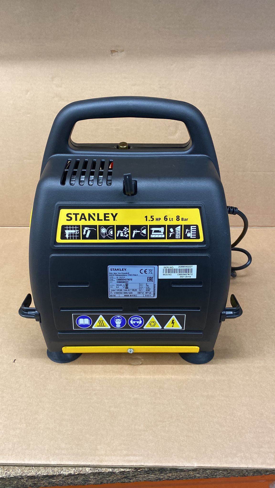 Stanley Air Compressor DN200/8/6- 2432D