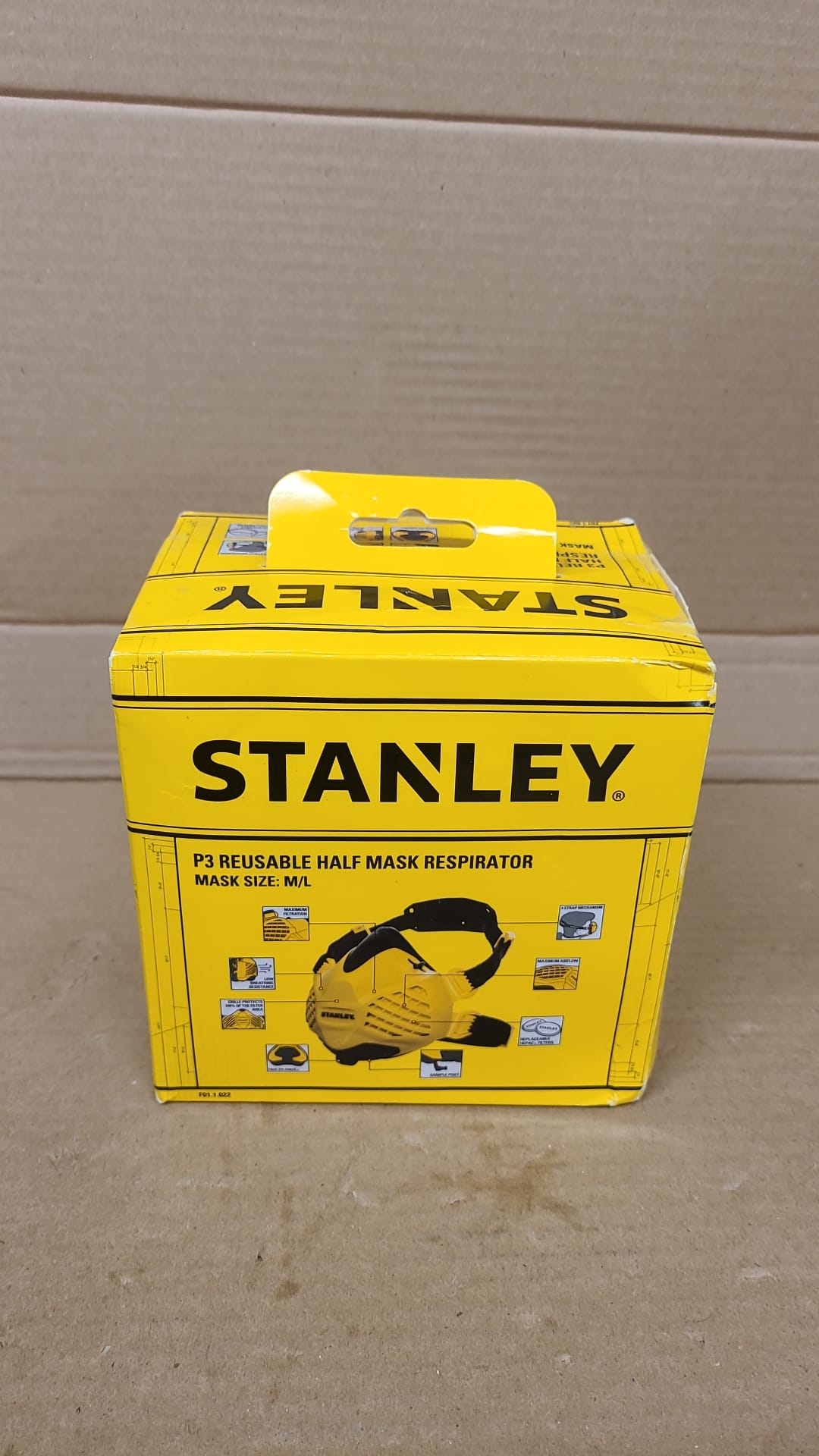Stanley STMF011022 Face Fitting Half Dust Mask Respirator - Adjustable Straps-0999