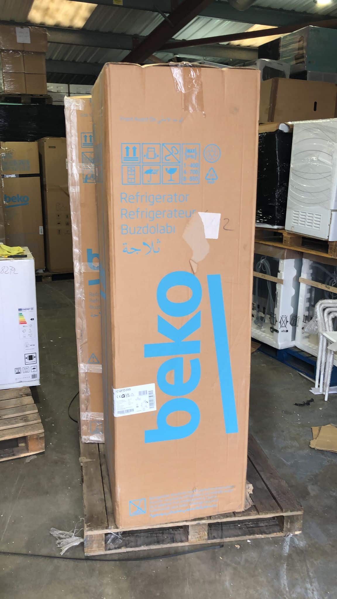 Beko Fridge freezer 50:50 Frost Free Integrated-White-ICQFD355-3192