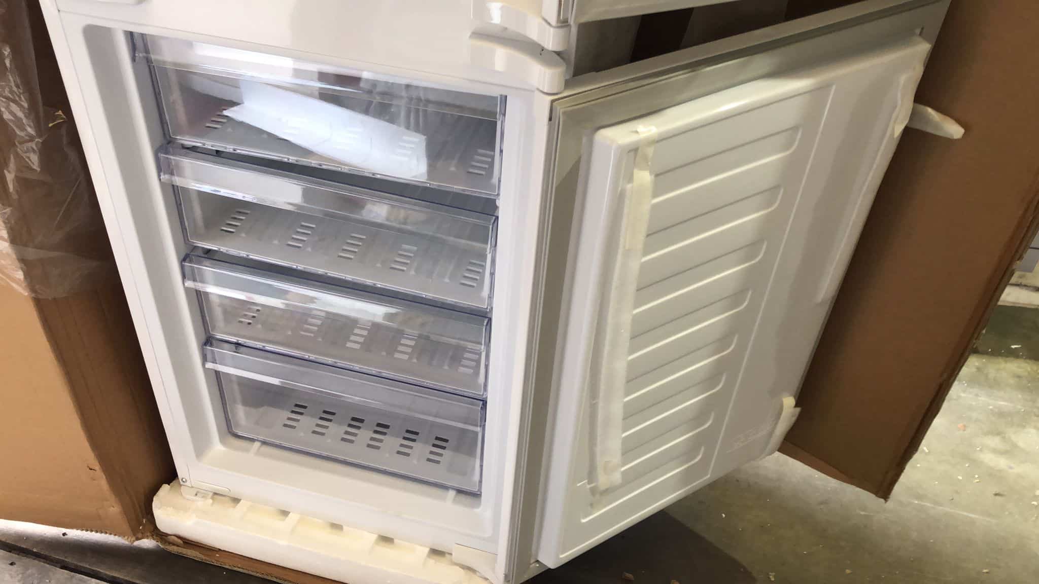 Beko Fridge freezer 50:50 Frost Free Integrated-White-ICQFD355-7739