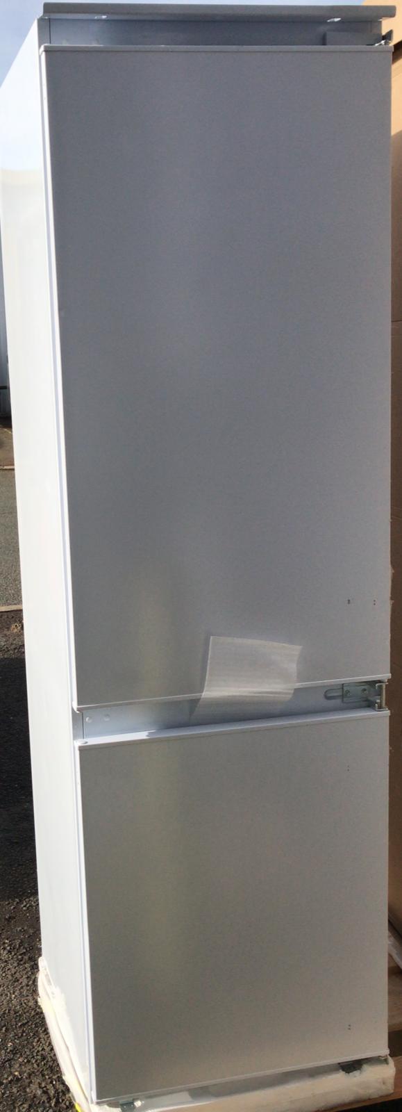 GoodHome Automatic defrost Fridge freezer Integrated-White 70:30-GHBI7030FFUK-5059