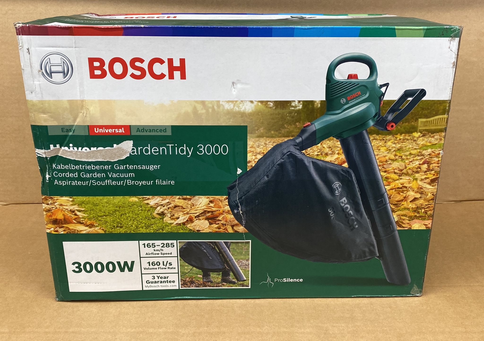 Bosch UniversalGardenTidy 3000 Corded 3000W Mains fed Garden blower & vacuum 3740
