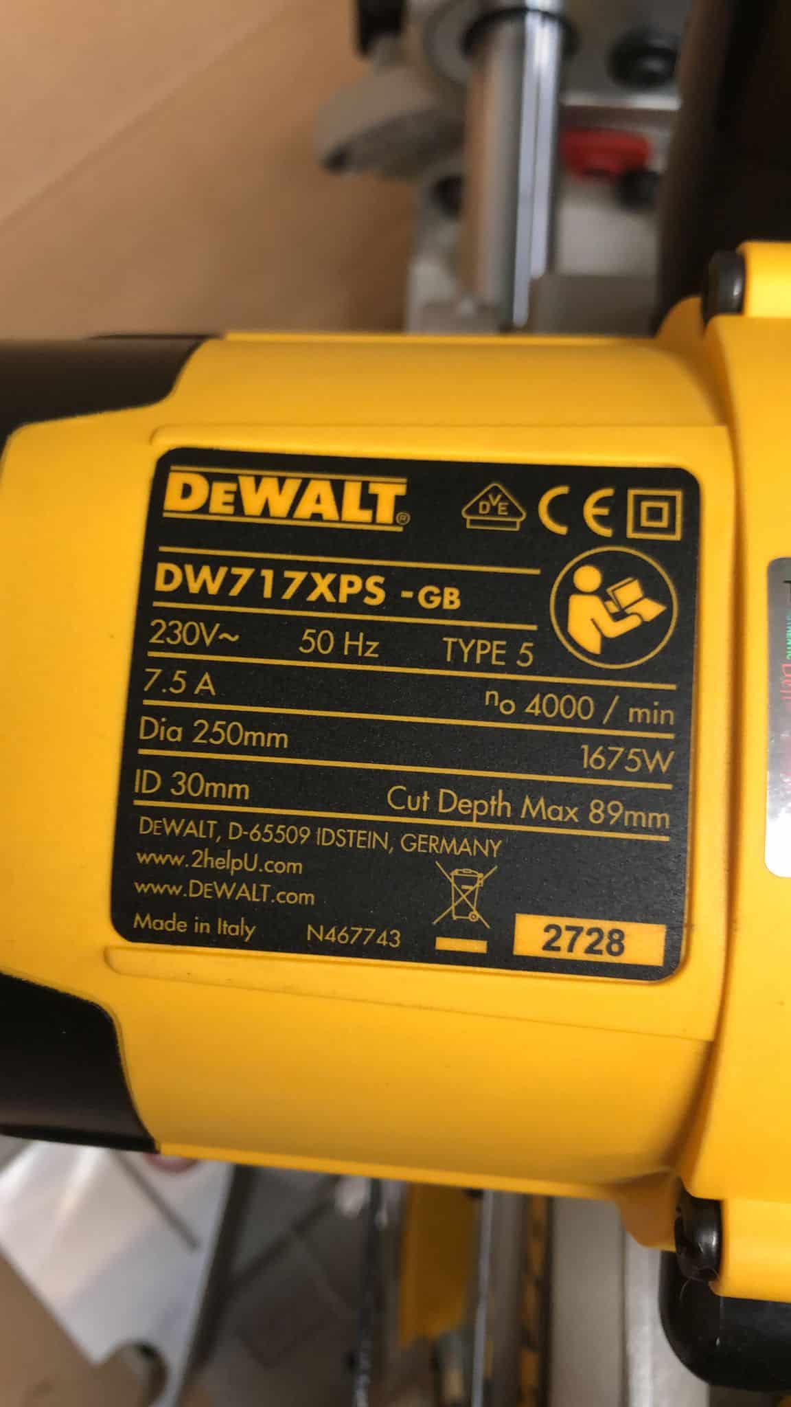 DeWalt DW717XPS-GB 250mm Mitre Saw 0170