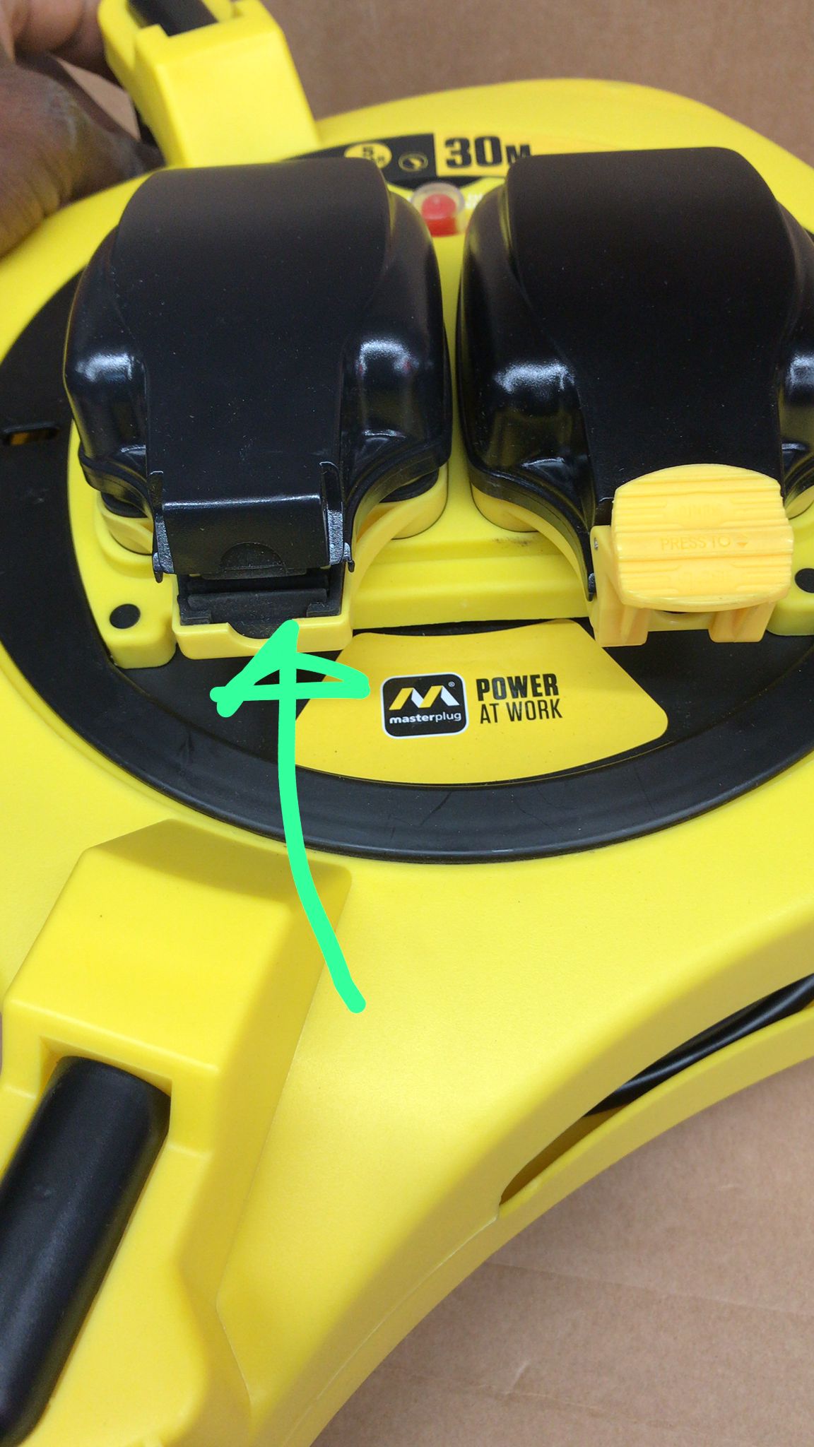 Masterplug-socket-Yellow & black-30m-6619