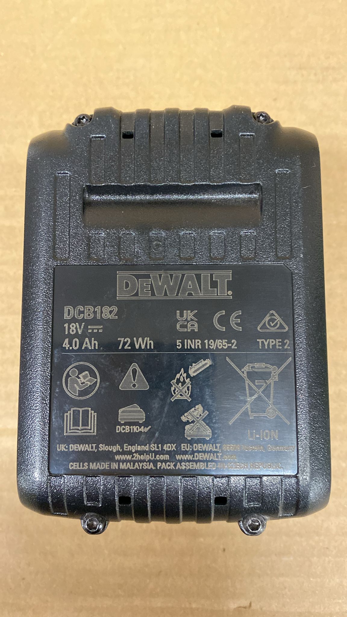 DEWALT Lithium-Ion Battery,18V XR  4.0Ah Black/Yellow,DCB182-XJ 2782
