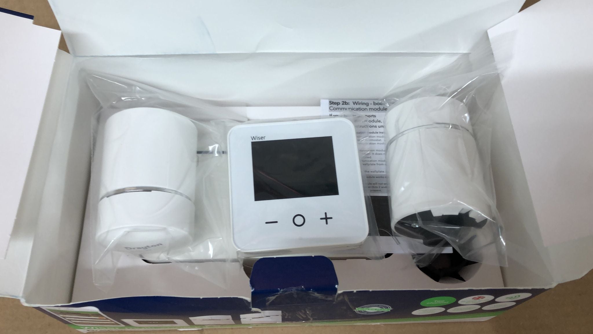 Drayton Wiser Multi-Zone Smart Thermostat and 2 Smart Radiator Thermostat Kit-2538