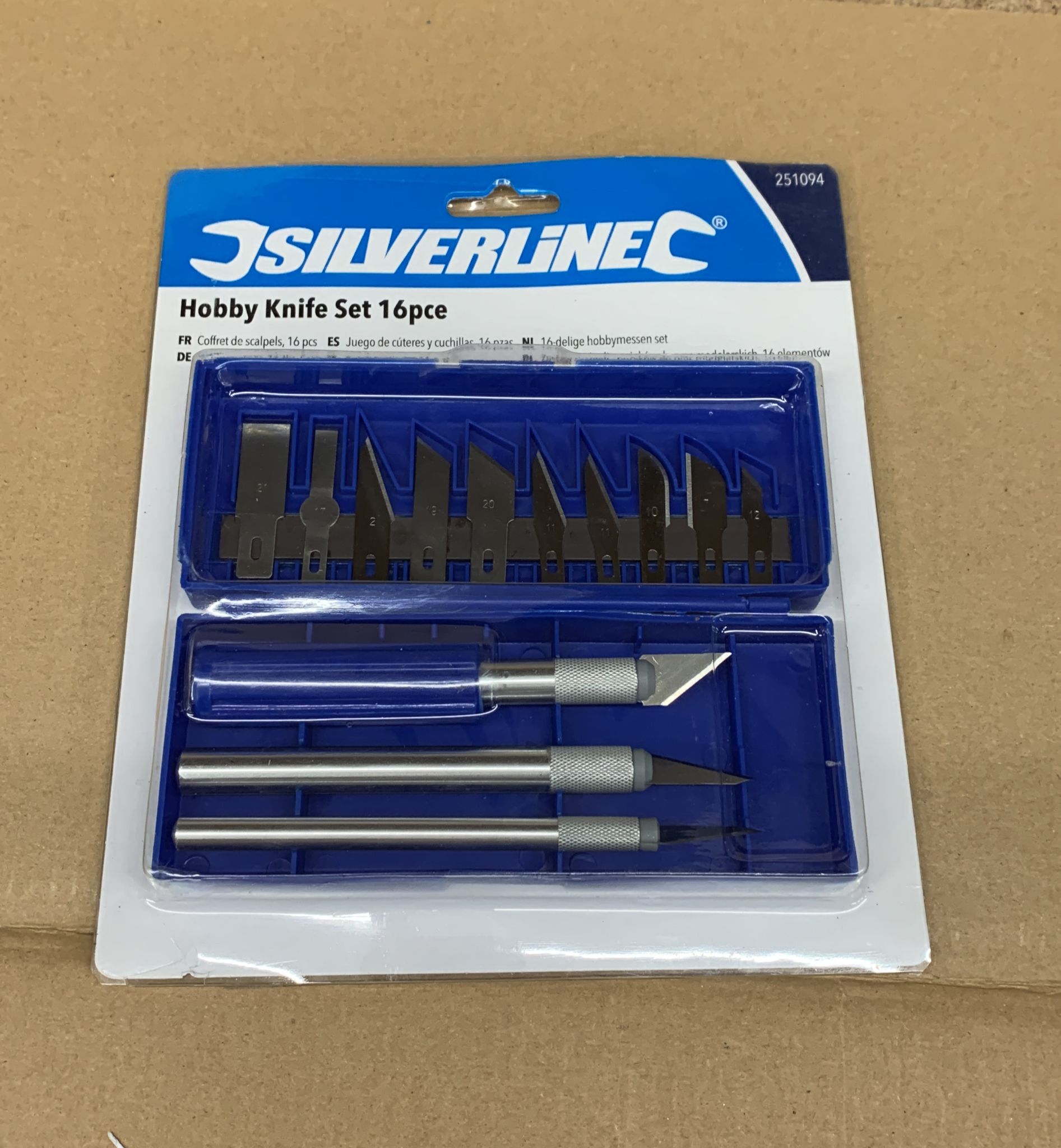 Silverline 251094 16-piece craft knife-9225