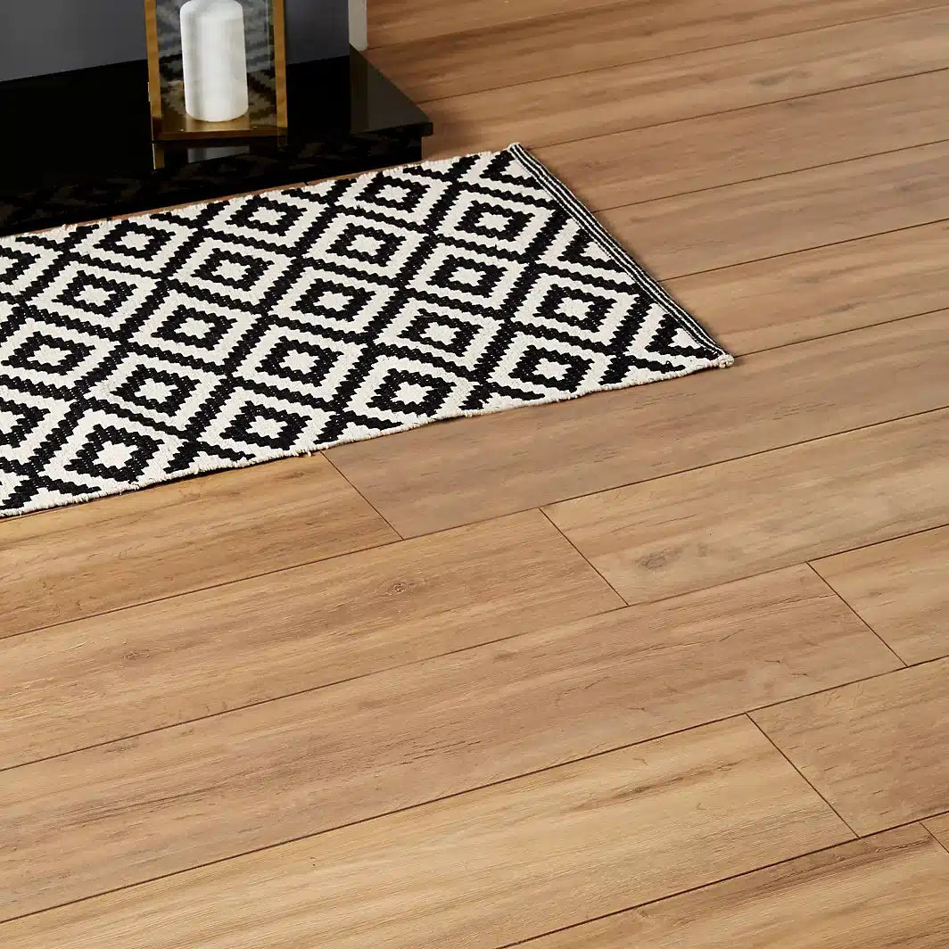 GoodHome Devonport Natural Oak effect Laminate Flooring, 6 Planks 7634