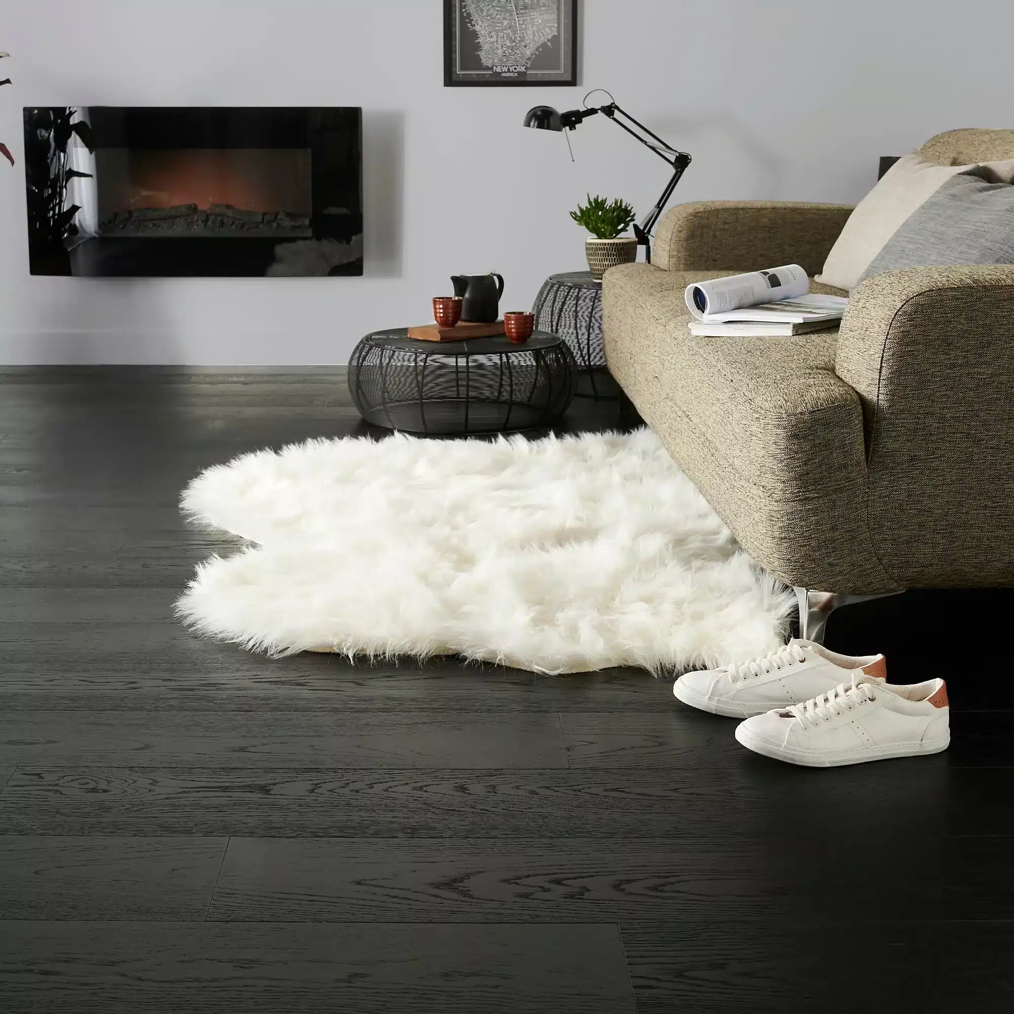 GoodHome Oppland Black Oak Real wood flooring, Herringbone Design 8 Planks 7243